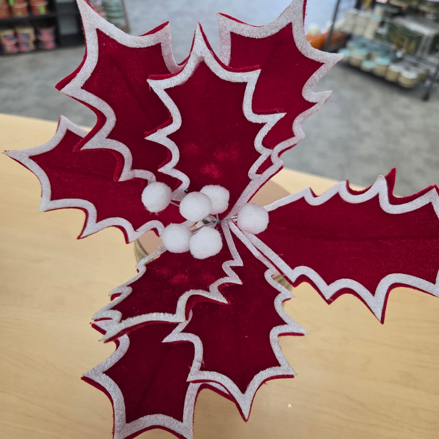 SP-CP-08039 10.5" Holly Poinsettia Red/White