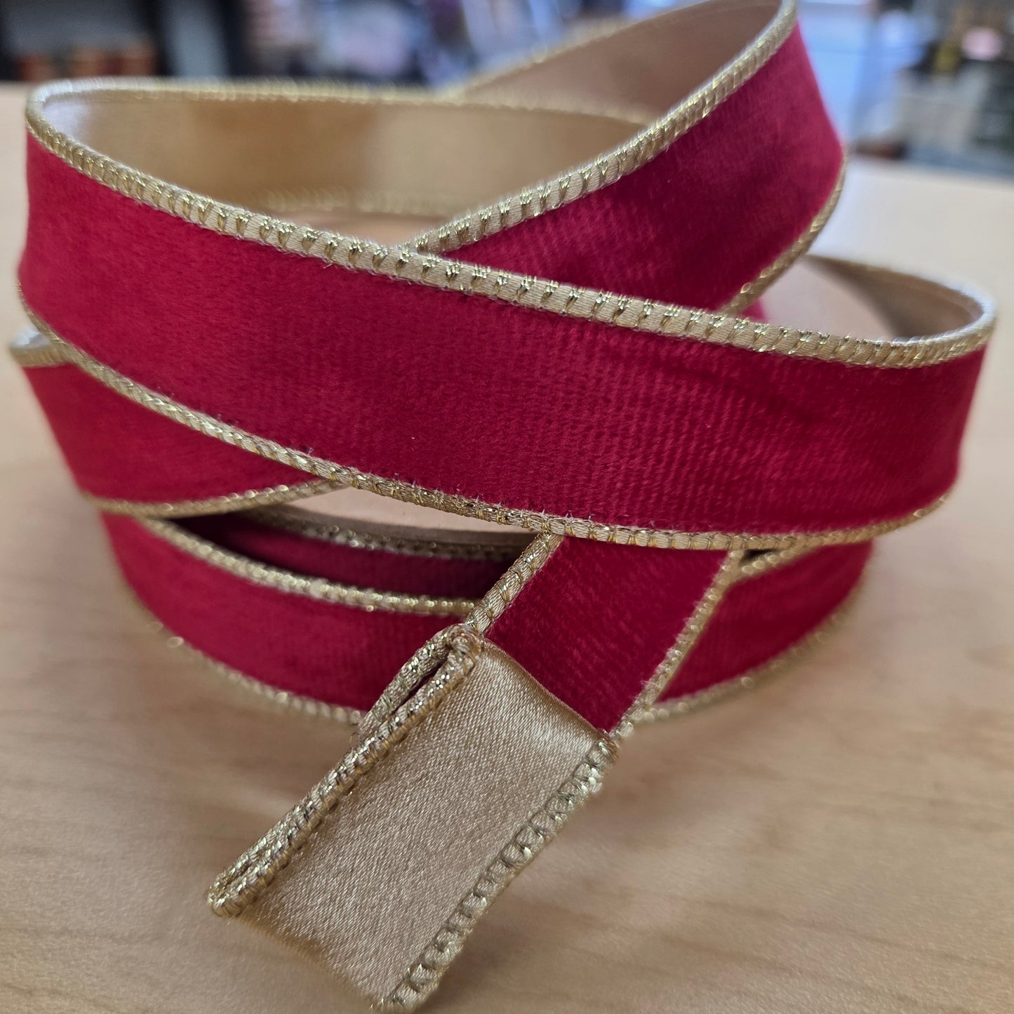7416W-260-25E 1 1/2"X10YDS Wired Premium Velvet Ribbon Red w/ Gold Metallic Backing