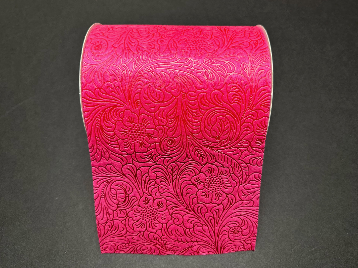42466-06-28 6"x25Yds Embossed Flower Hot Cut Edge Fuchsia