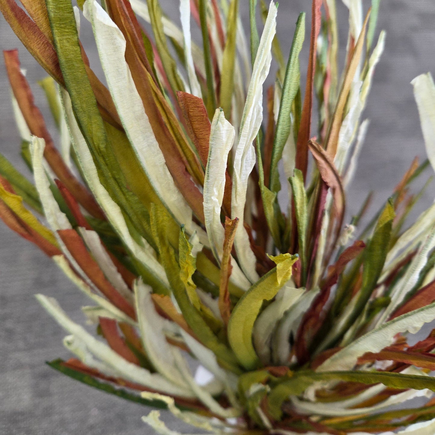 FG5275 21"L Wild Paper Grass Bush Beige/Green/Brown