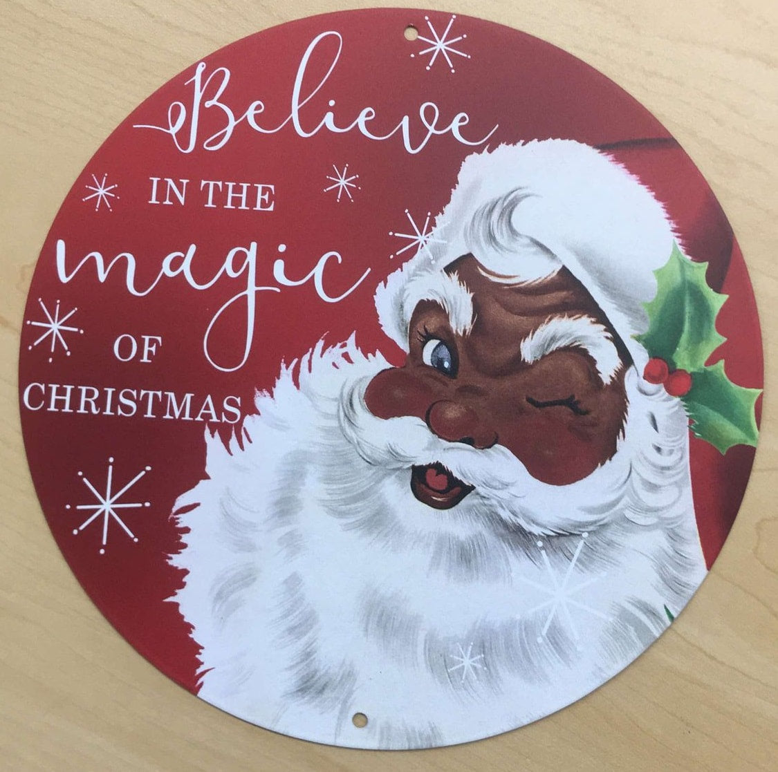 MD1257 8"Dia Tin Believe In The Magic Santa Sign Red/White/Brn