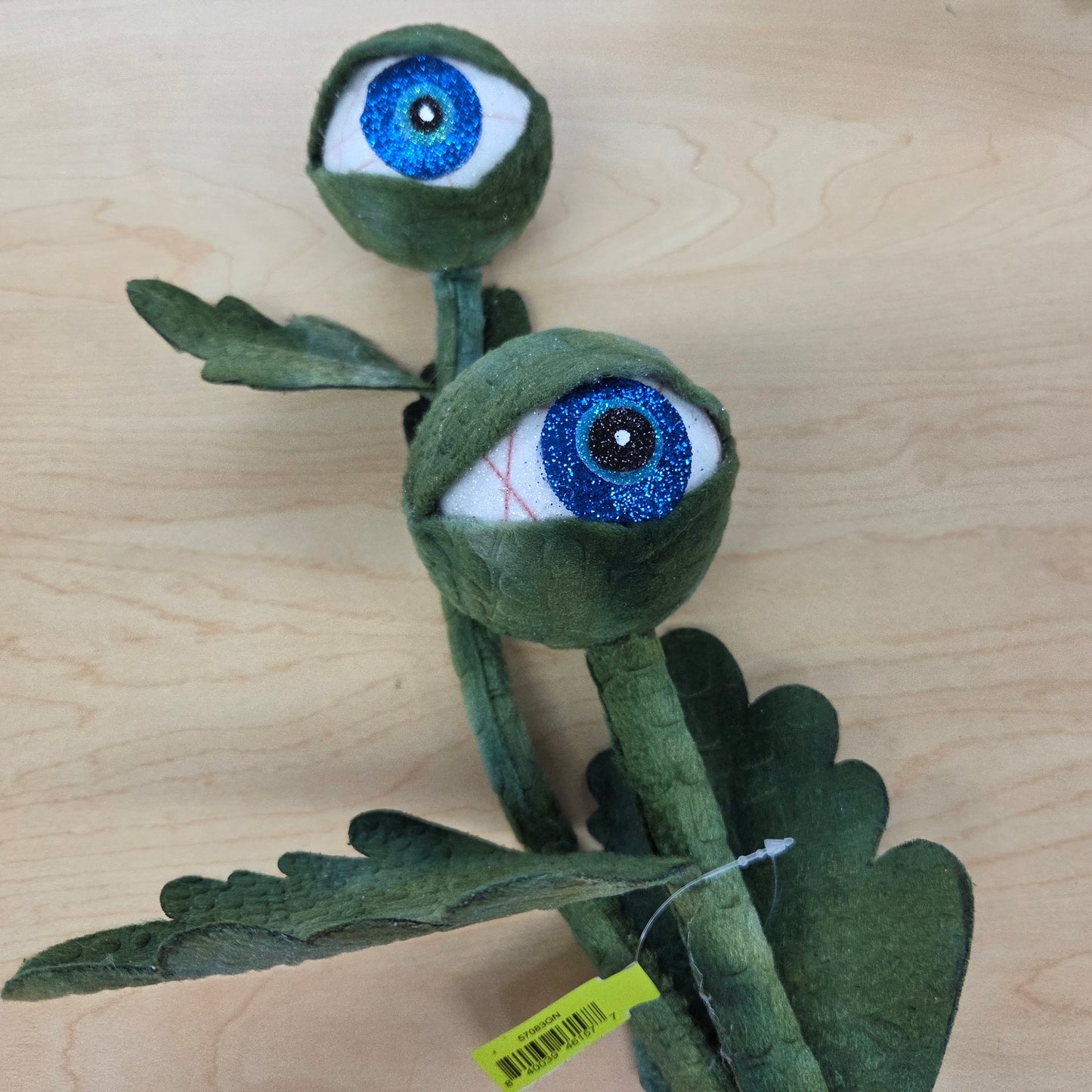 57083GN 24" Carnivorous Plant Curly Spray Green