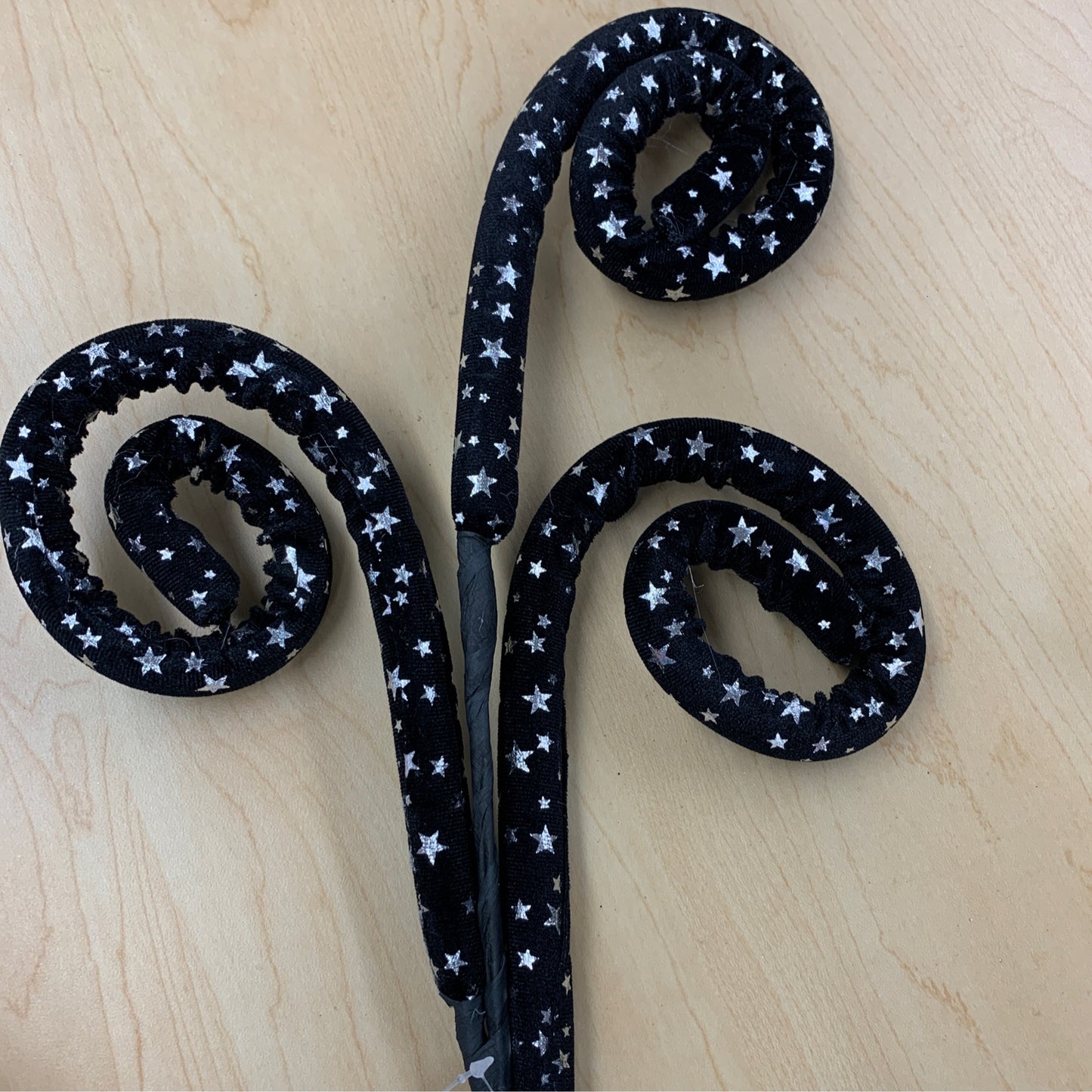 MN0236 28.5"L Starry Curly Spray Black/Sivler