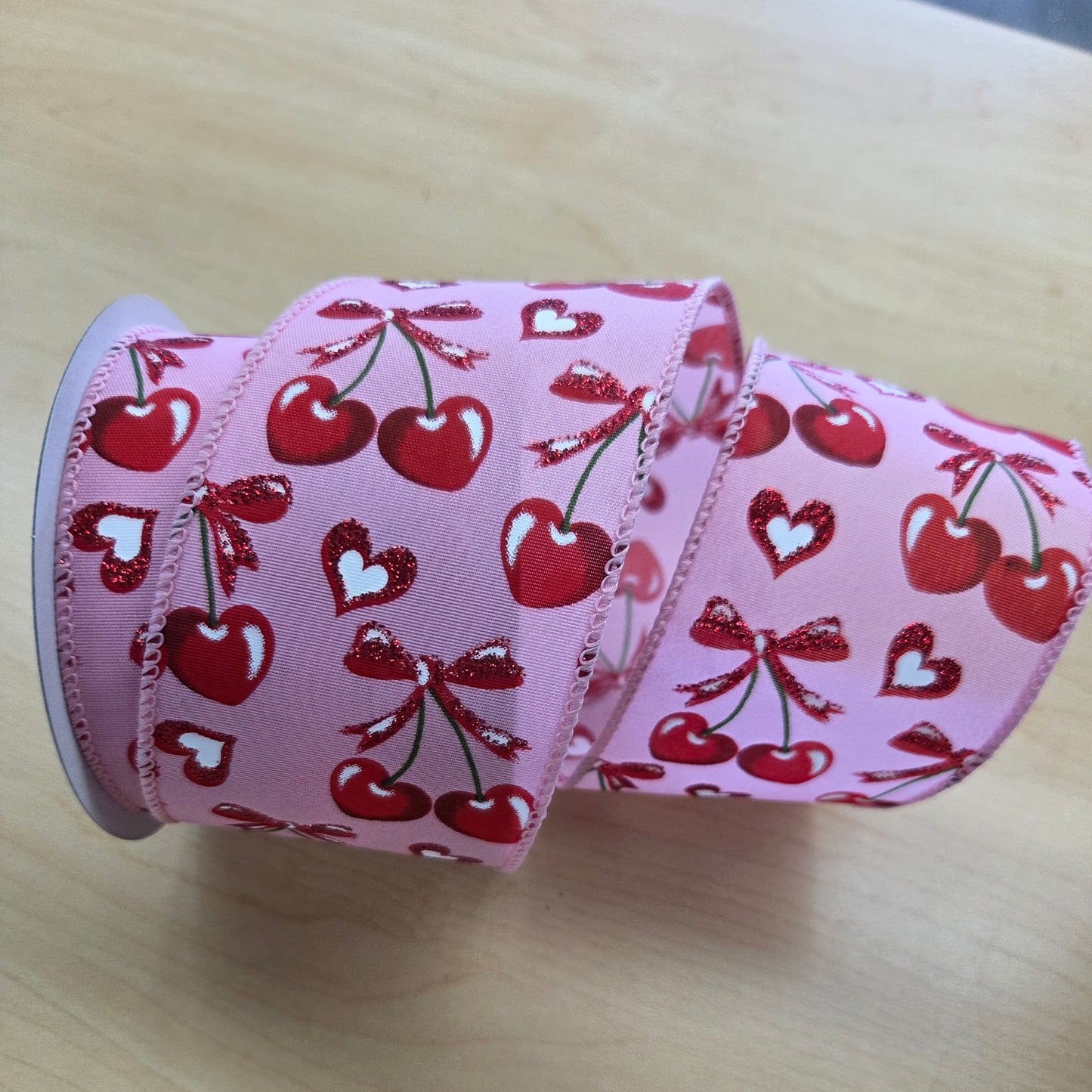 126044003 2.5"X10YDS STN Heart Cherries With A Bow Pink