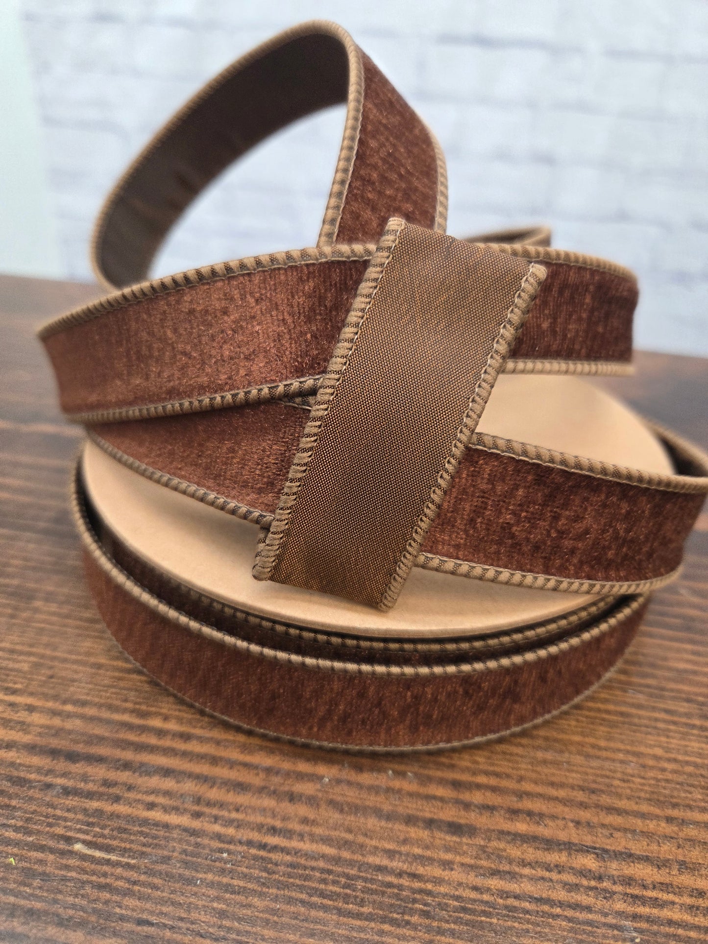 7005W-870-25E 1" Wired Heritage Velvet Ribbon | Brown | 10 Yard Roll