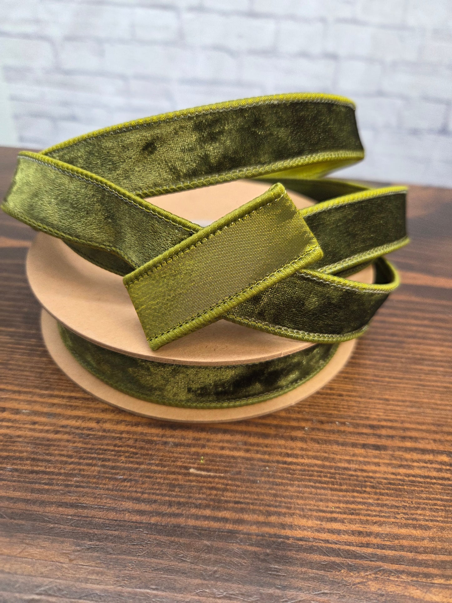 7005W-570-25E 1" Wired Heritage Velvet Ribbon | Moss | 10 Yard Roll