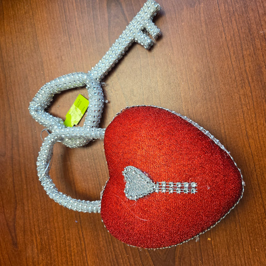 63011RD     9.5HX6WX3D     Bling Heart Lock N Key     Red