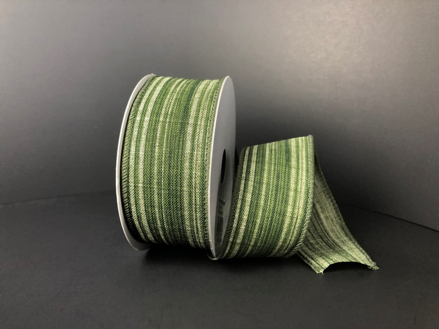 Q817409-08: GREEN LEAF STRIPES, 1.5"X10Y