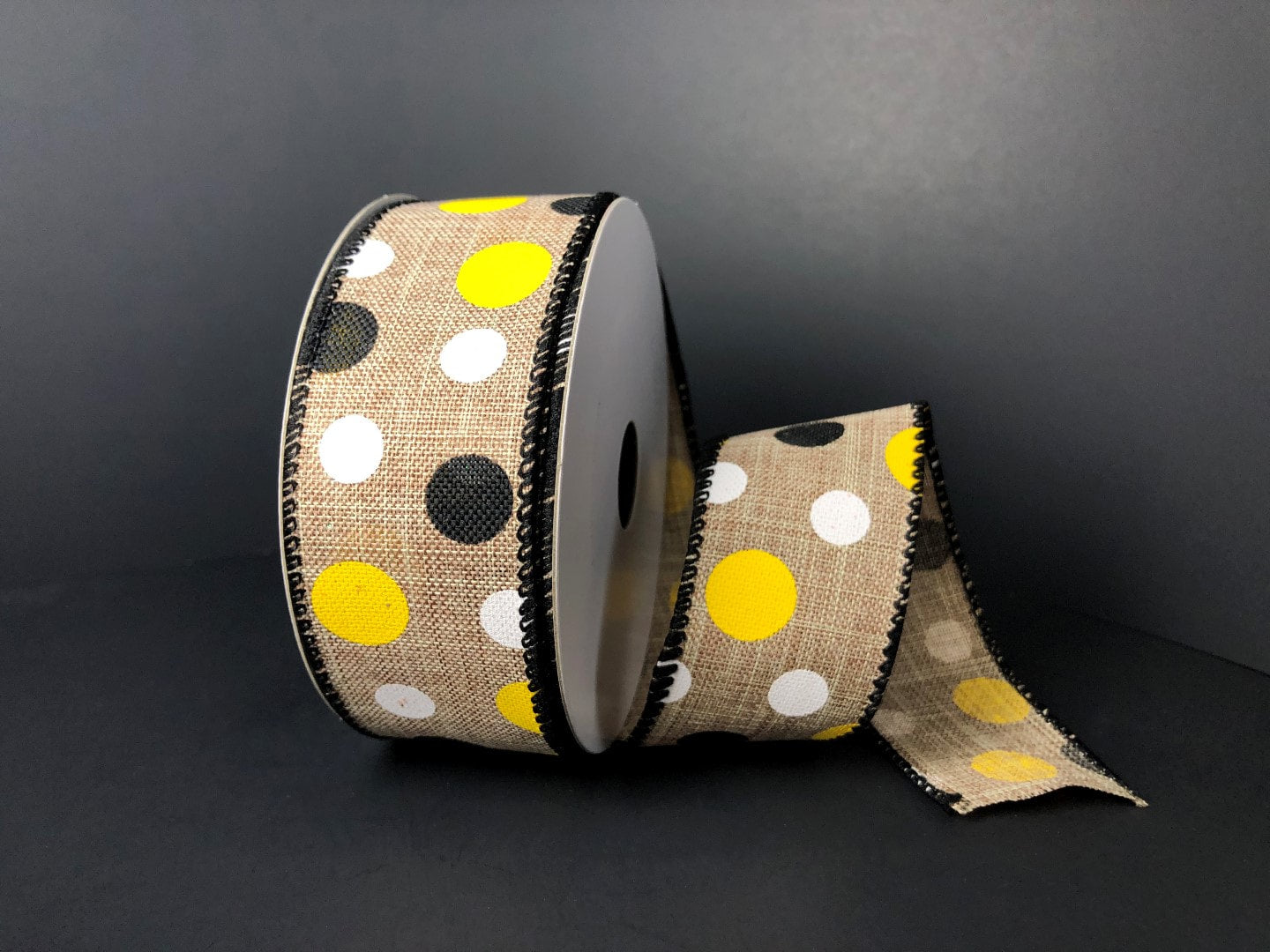 Q816409-49     1.5"X10YDS     Dots     Yellow/Black/White