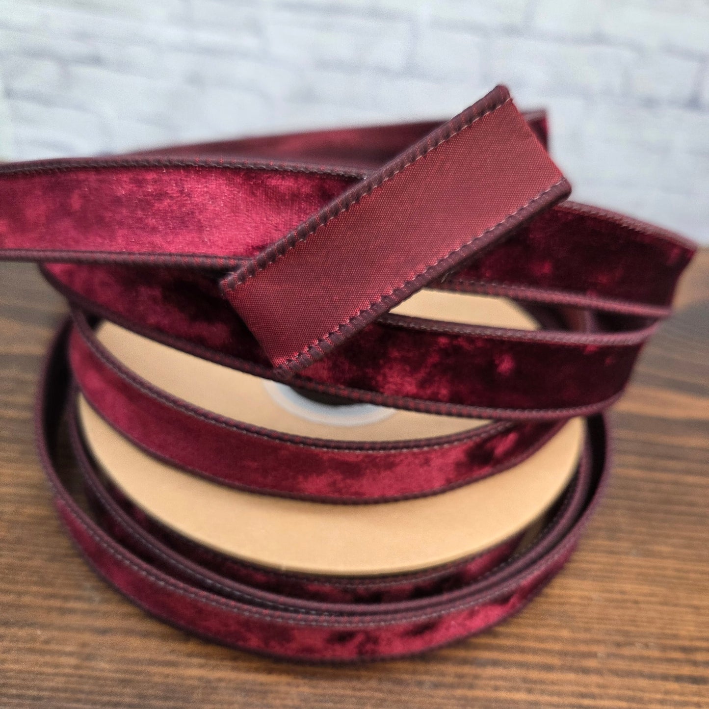 7005W-277-25E   1" Wired Heritage Velvet Ribbon | Burgundy | 10 Yard Roll