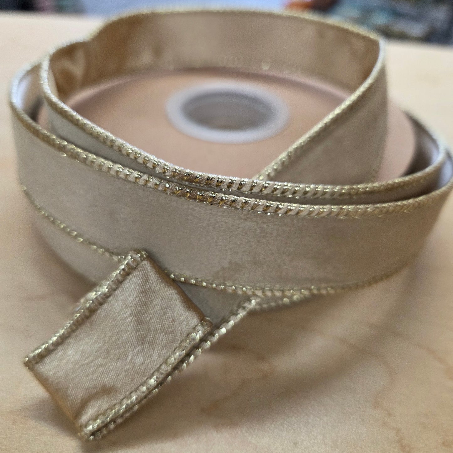 7115W-835-25E   1"X10YDS    Reversible Classic Velvet   Tan/Gold