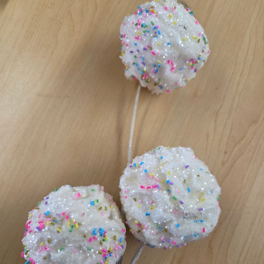 XS1259    Cake Pop with Sprinkles   White/Multi